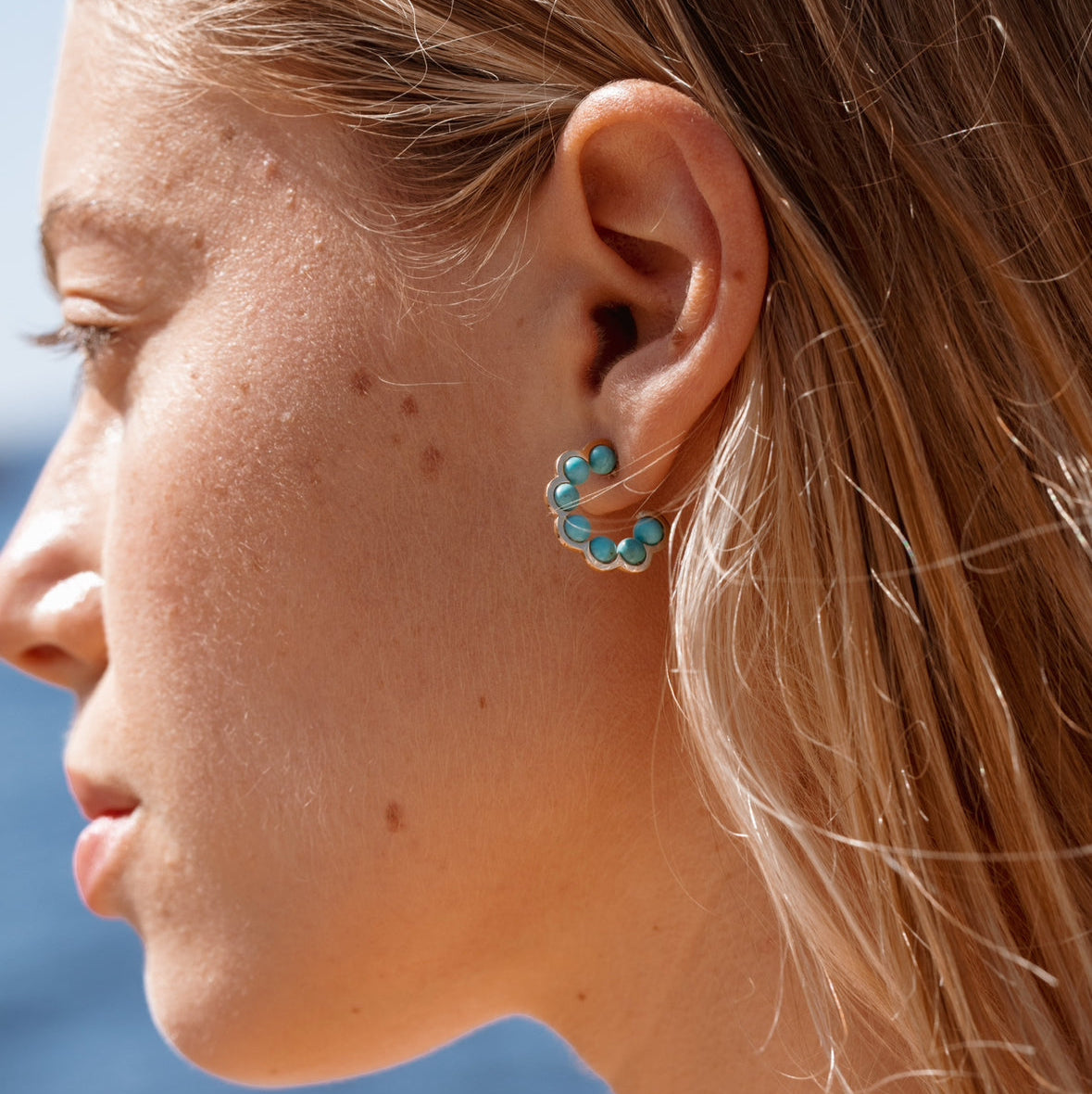 Coco Beach - Yellow gold and turquoise pearl hoop earring - sold individually