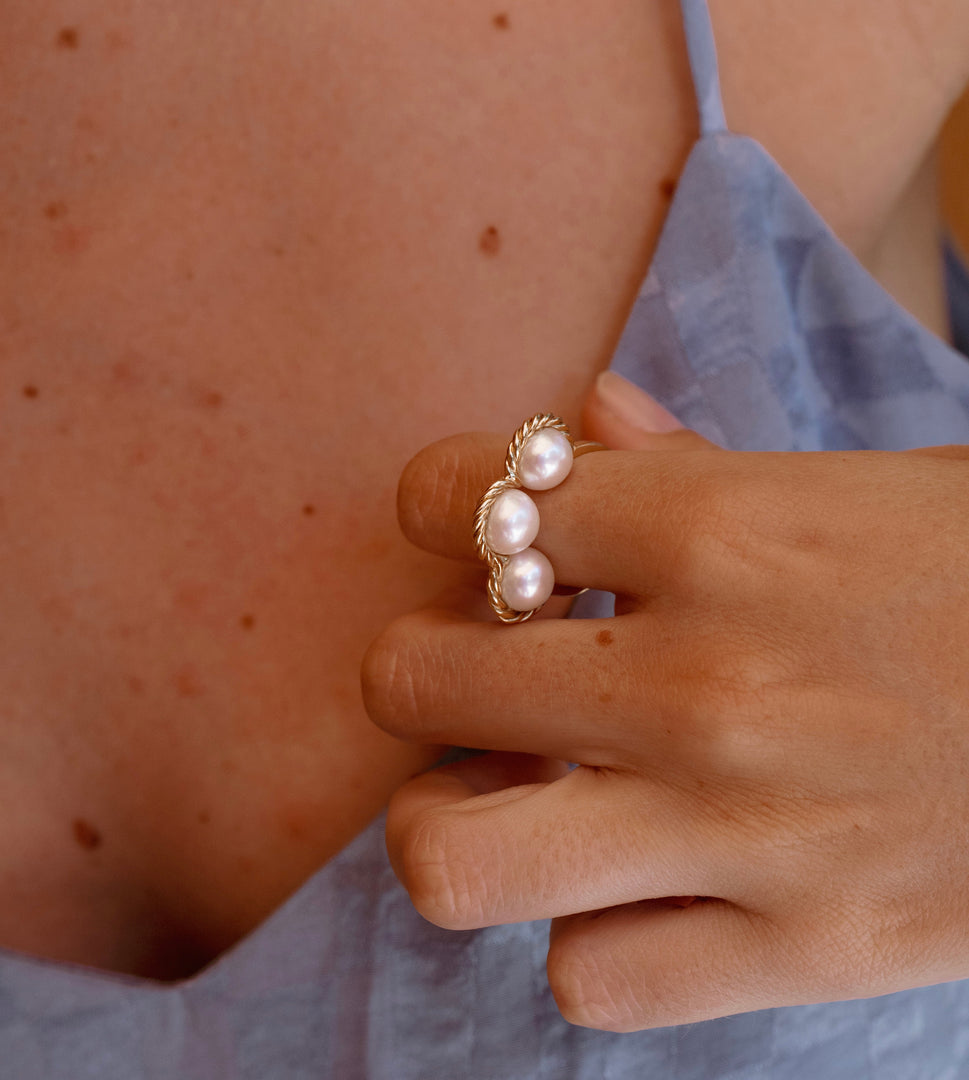 Riviera - Bague en or jaune et perles de culture blanches