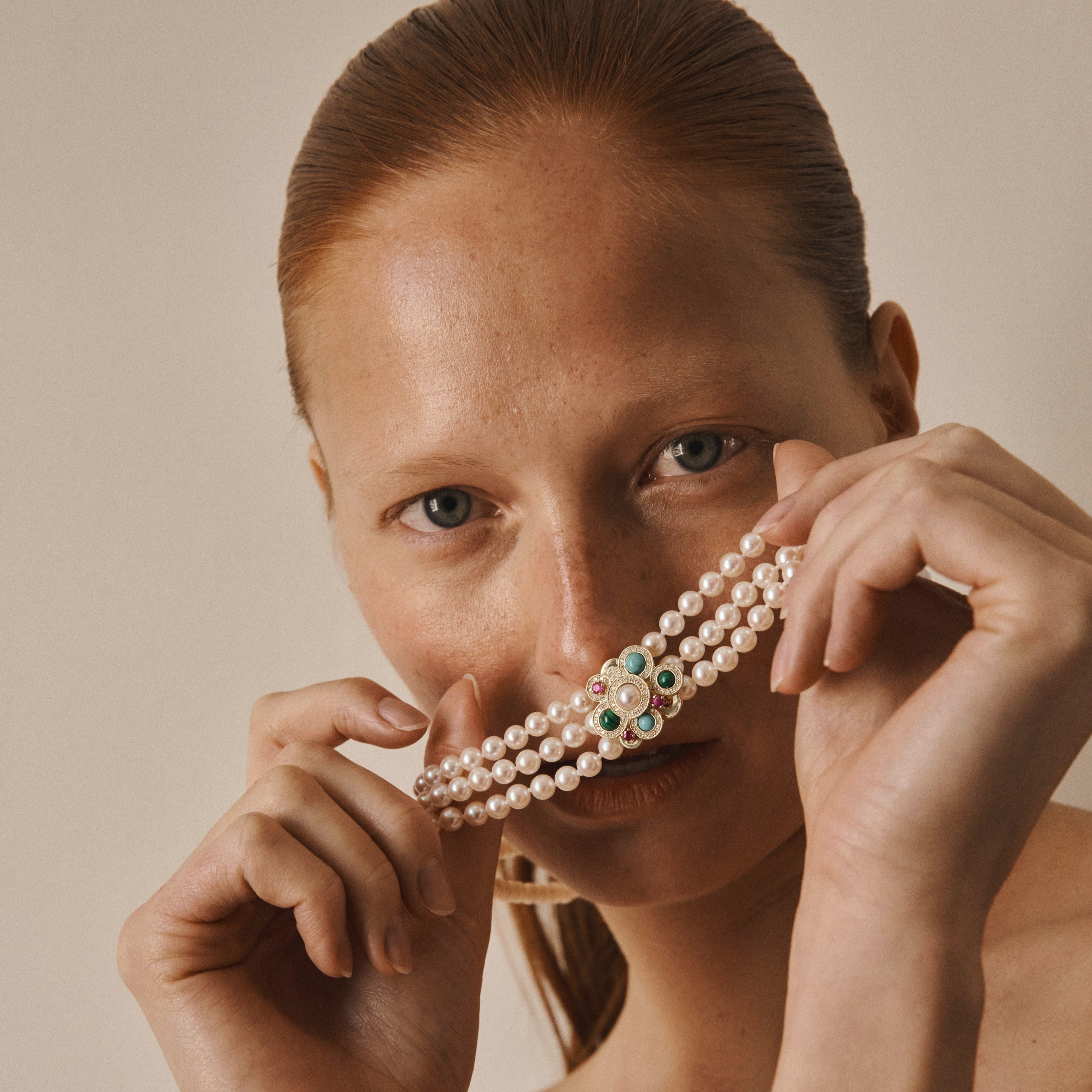 Pinède – Or jaune, diamants, saphirs roses, malachites et turquoises - Fermoir grand modèle empierré