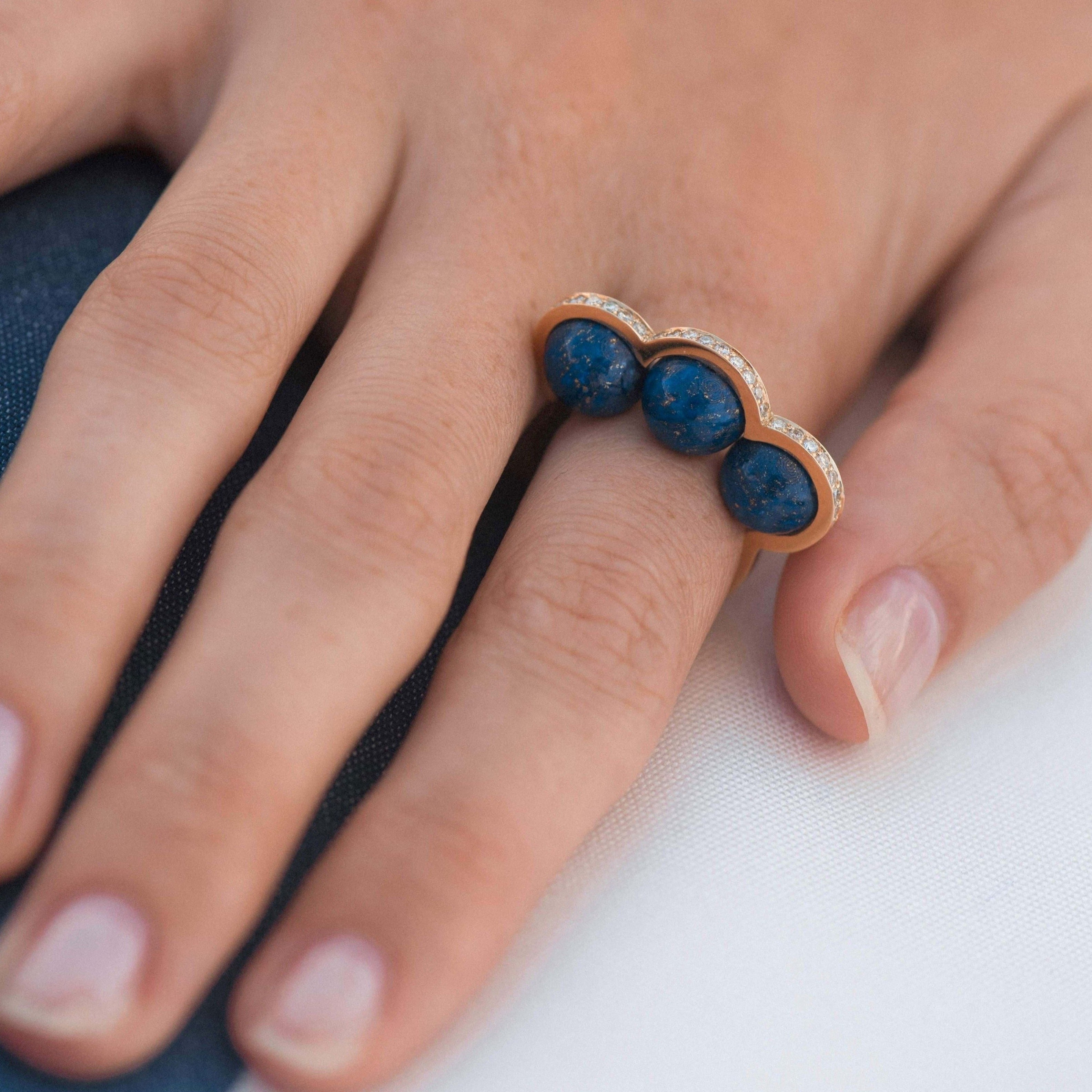 La Réserve - Bague en or jaune, diamants et lapis lazuli