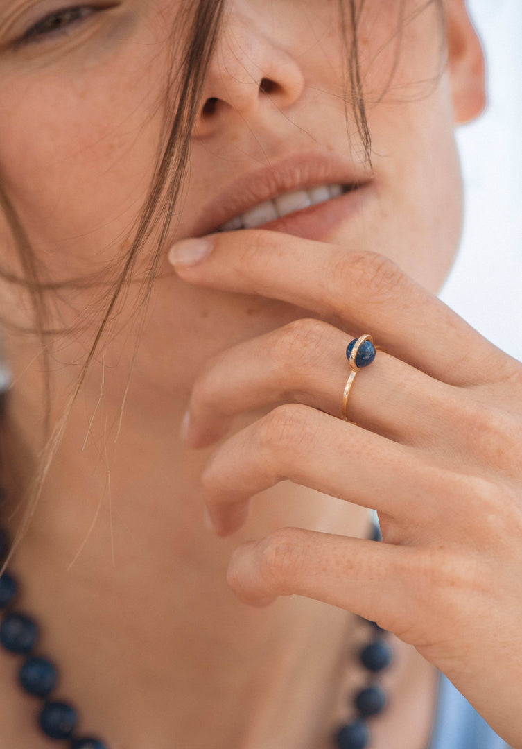 Ruhl - Bague en or jaune et perle lapis lazuli