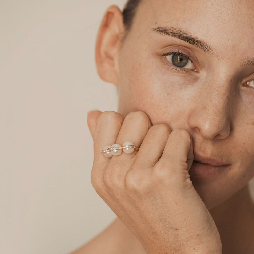 La Réserve - Bague en or rose diamants et perles blanches