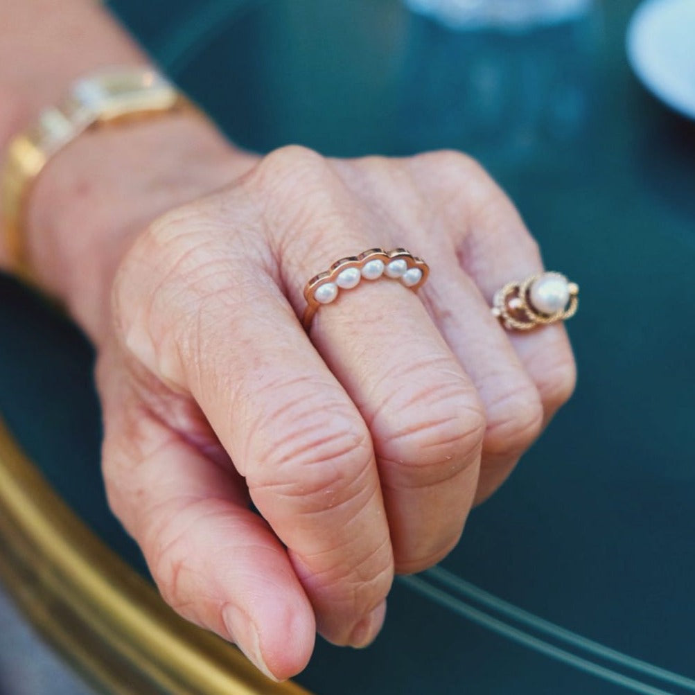 Coco Beach - Bague en or rose et perles blanches