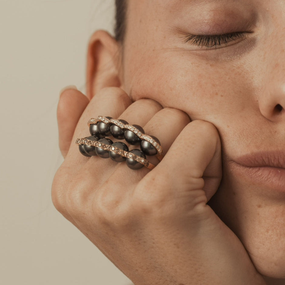 Le Sporting - Rose gold ring with diamonds and Tahitian pearls
