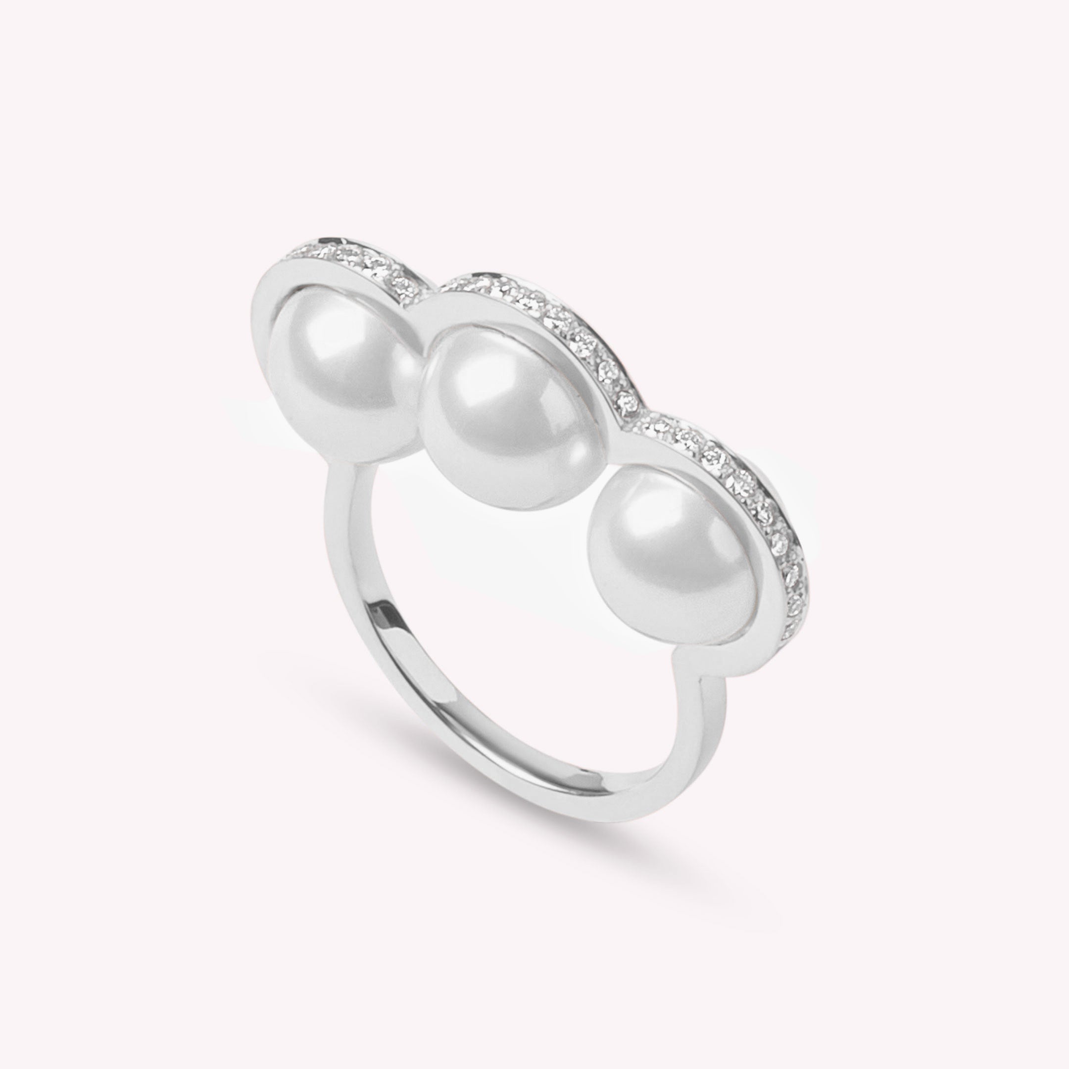 La Réserve - Bague en or gris, diamants et perles de culture blanches