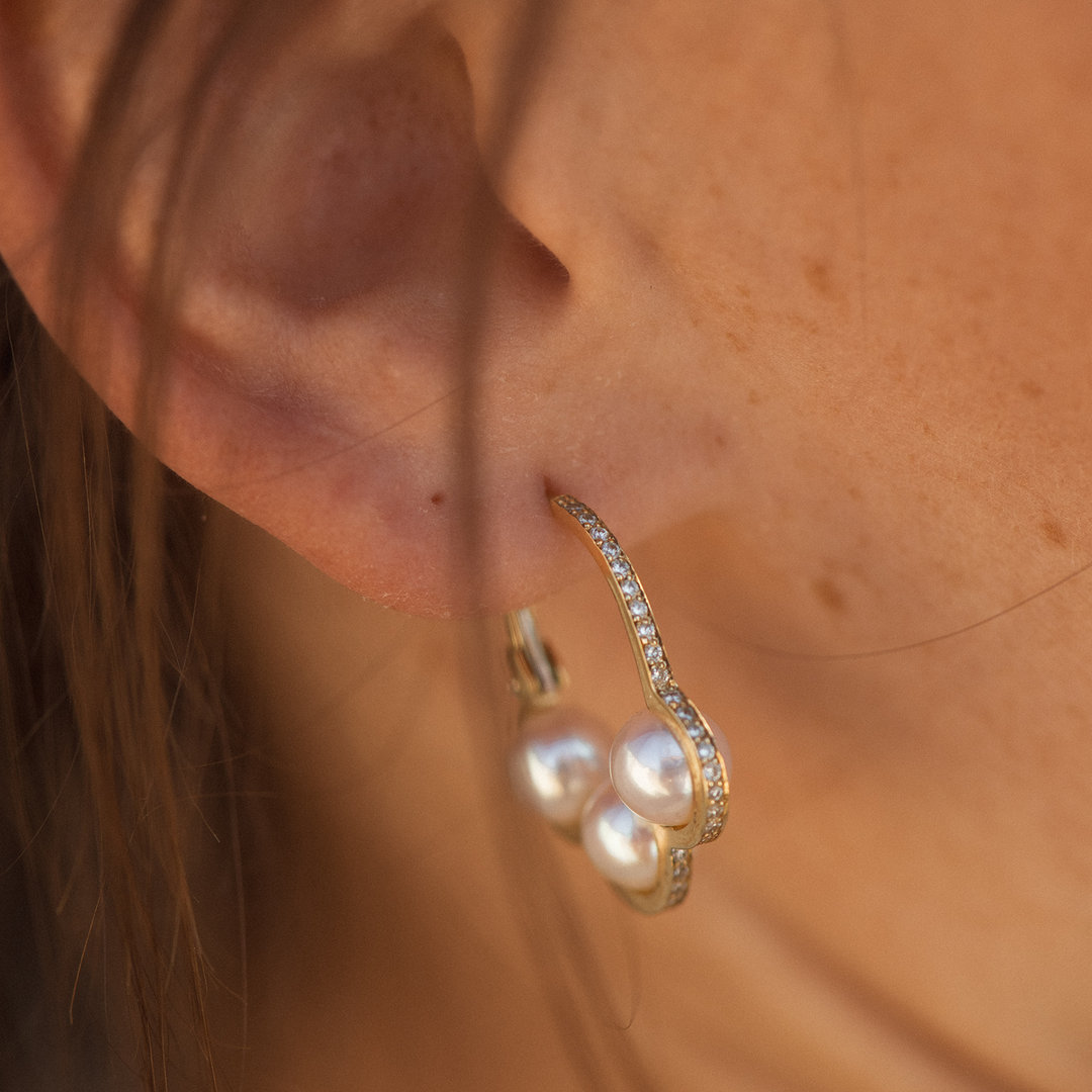 La Réserve - Boucle d'oreille - Or jaune diamants et perles blanches