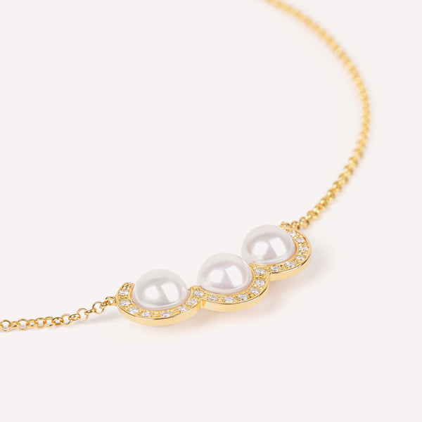 La réserve - Collier en or jaune diamants et perles blanches