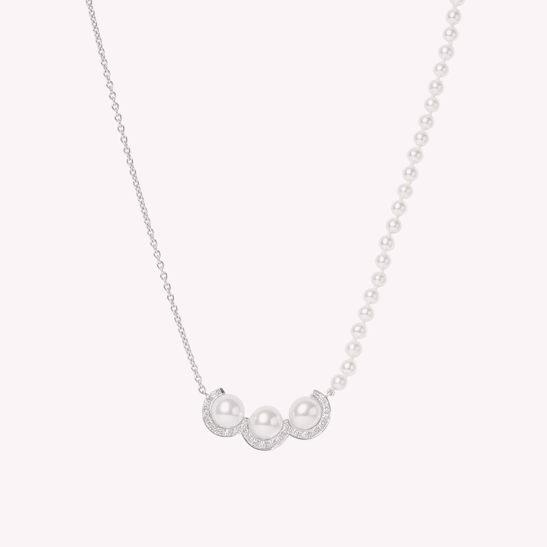 La Réserve - White gold, diamond and cultured pearl necklace