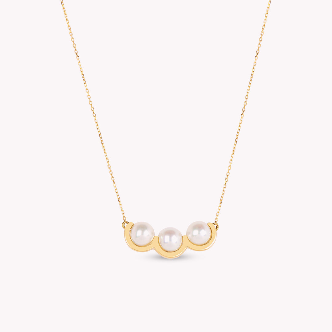 La réserve - collier chaine motif en or jaune et perles blanches