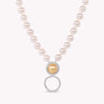 Charger l&#39;image dans la galerie, Le plongeoir - Collier de perles de culture blanches - motif en or gris et diamants
