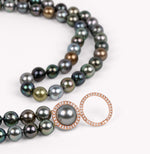 Charger l&#39;image dans la galerie, Le Plongeoir - Collier de perles de Tahiti - motif en or rose et diamants
