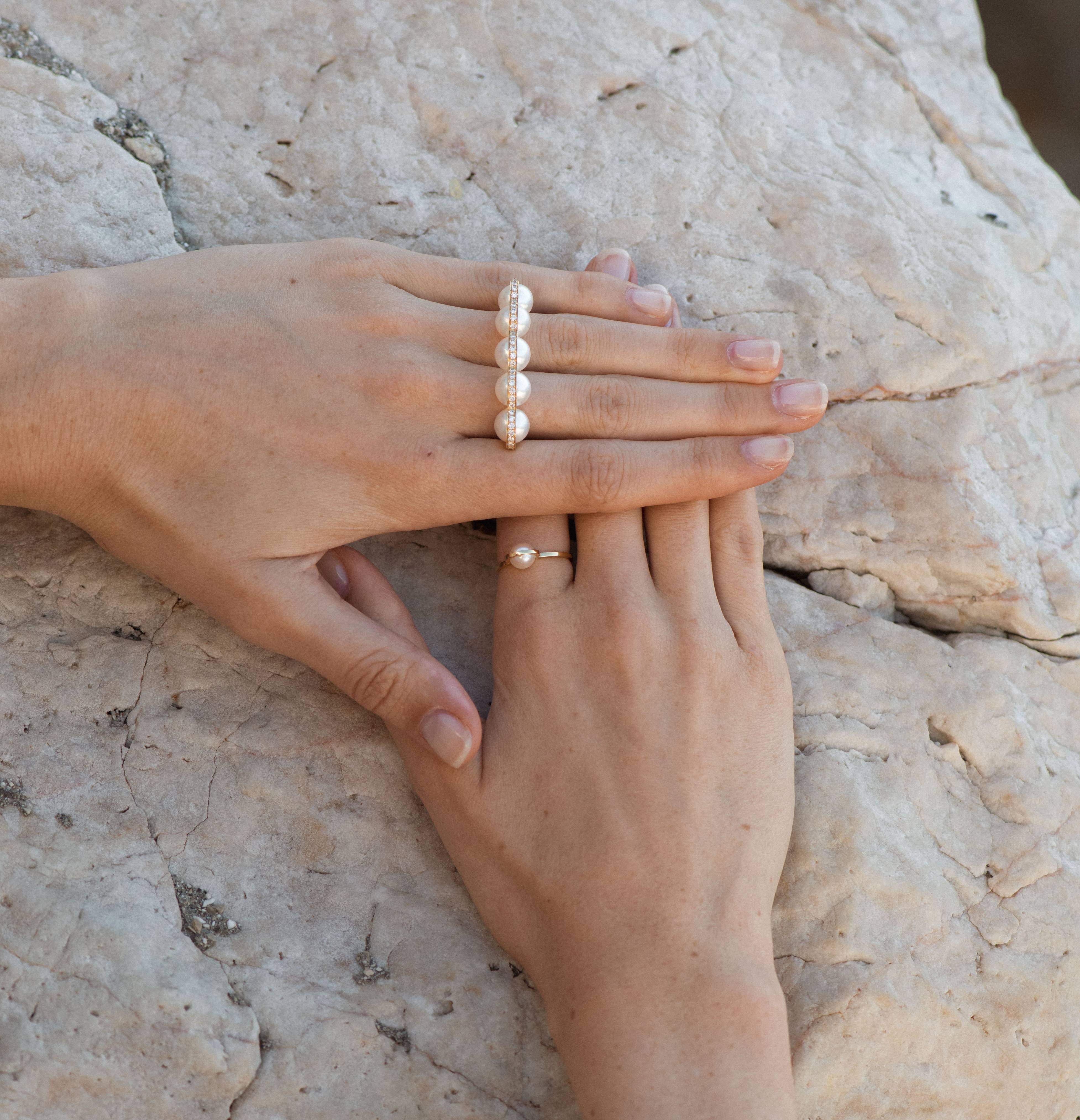 Le Sporting – Double bague en or jaune, diamants et perles blanches
