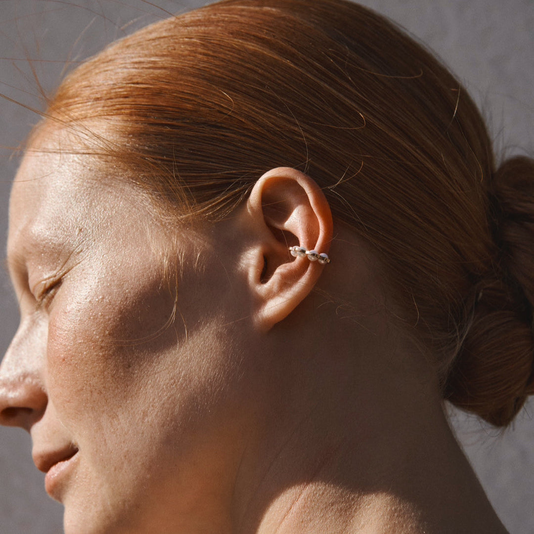 Coco Beach - Ear cuff en or rose et perles blanches - Vendue à l'unité