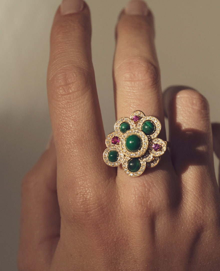 PINEDE - BAGUE GRAND MODELE EMPIERRRE -  OR JAUNE DIAMANTS SAPHIRS ROSES - MALACHITES