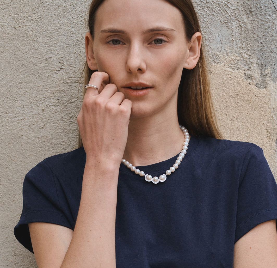 La réserve - Collier en or gris diamants et perles blanches