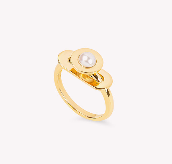 1928 - Bague en or jaune et perle de culture blanche