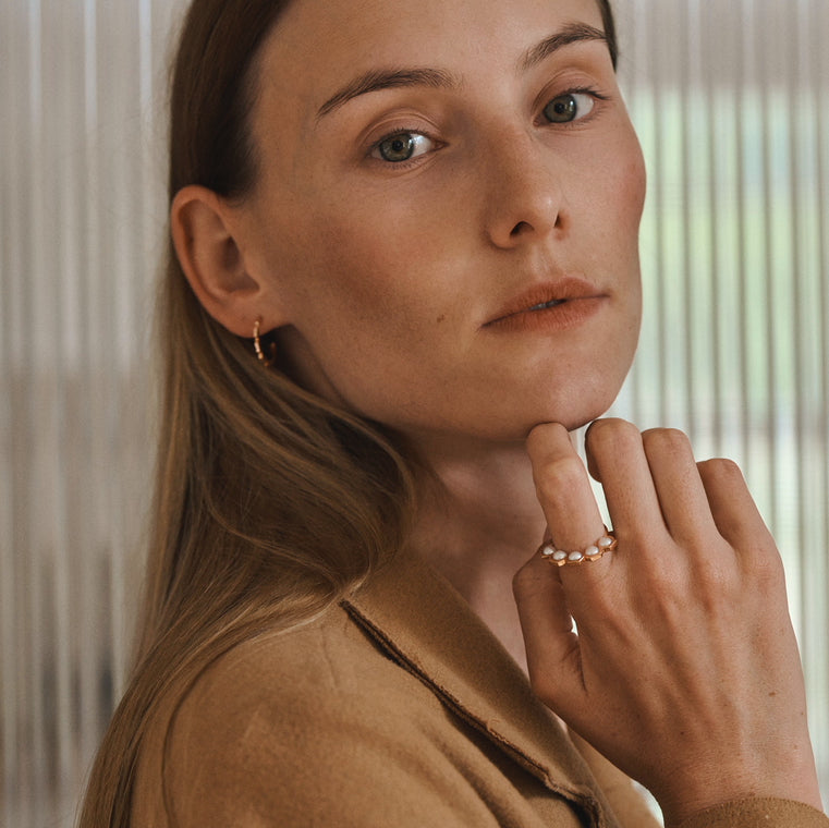 Coco Beach² - Bague en or et perles blanches - Taille M - Unisexe