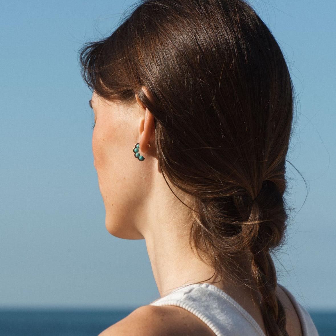 Coco Beach - Boucle d'oreille en or jaune et perles turquoises - Vendue à l'unité